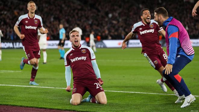 欧冠战报：里奥斯传射巴雷罗破门，本菲卡2-0完胜那不勒斯